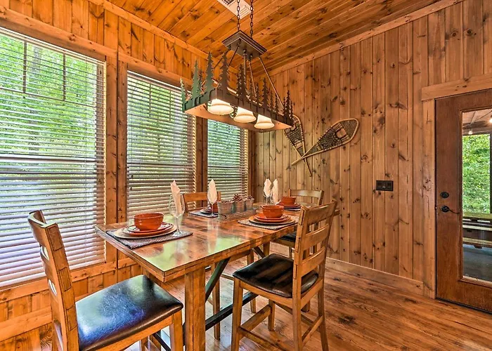 Luxe Broken Bow Cabin Hot Tub About 3 Mi To Hochatown